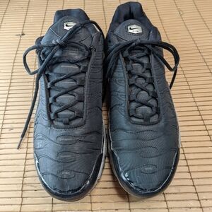 Nike Air Max Plus Premium Black Matte Silver Volt 815994-003 Men's Size 13. Toe